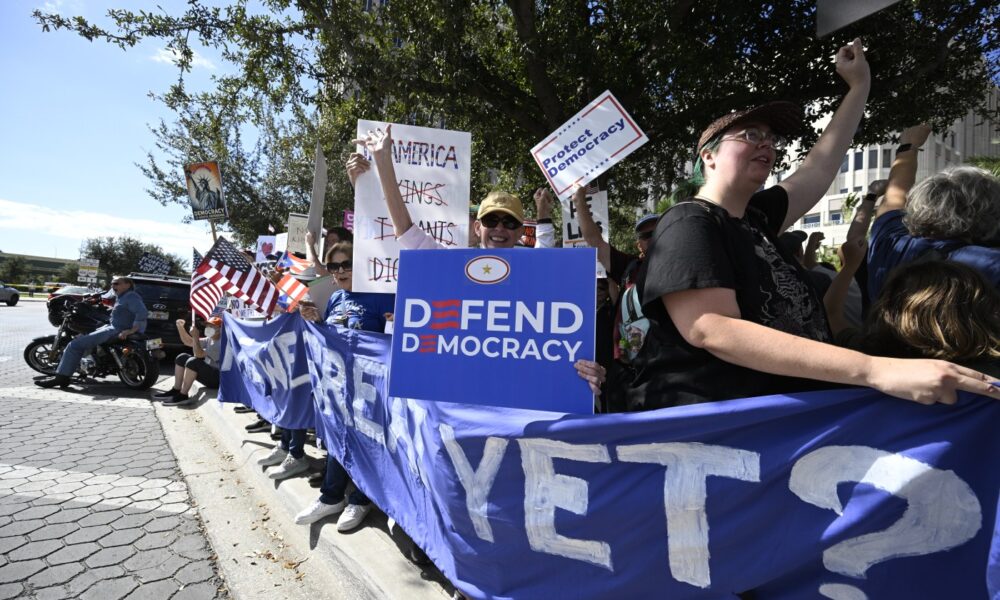 Thousands Rally Across the U.S. in Defiance at “No Kings” Events